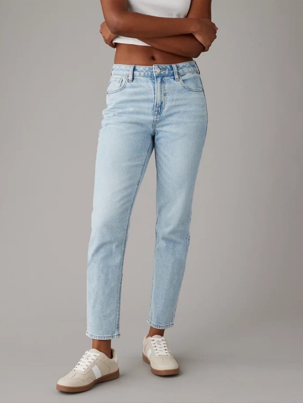 American Eagle Strigid Mom Jeans